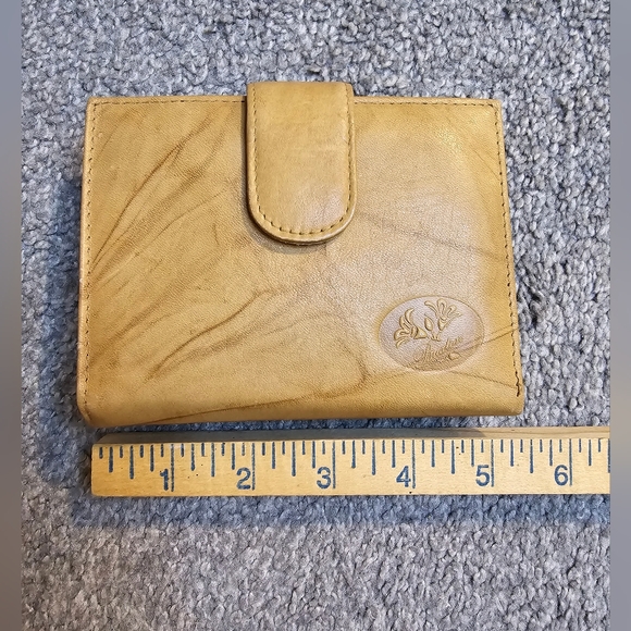 Leather Buxton Heiress Double Cardex Tan  Ladies Wallet EUC - Picture 4 of 10